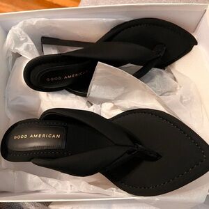 GOOD AMERICAN Wedge Sandal In Black GA077N Size 8.5